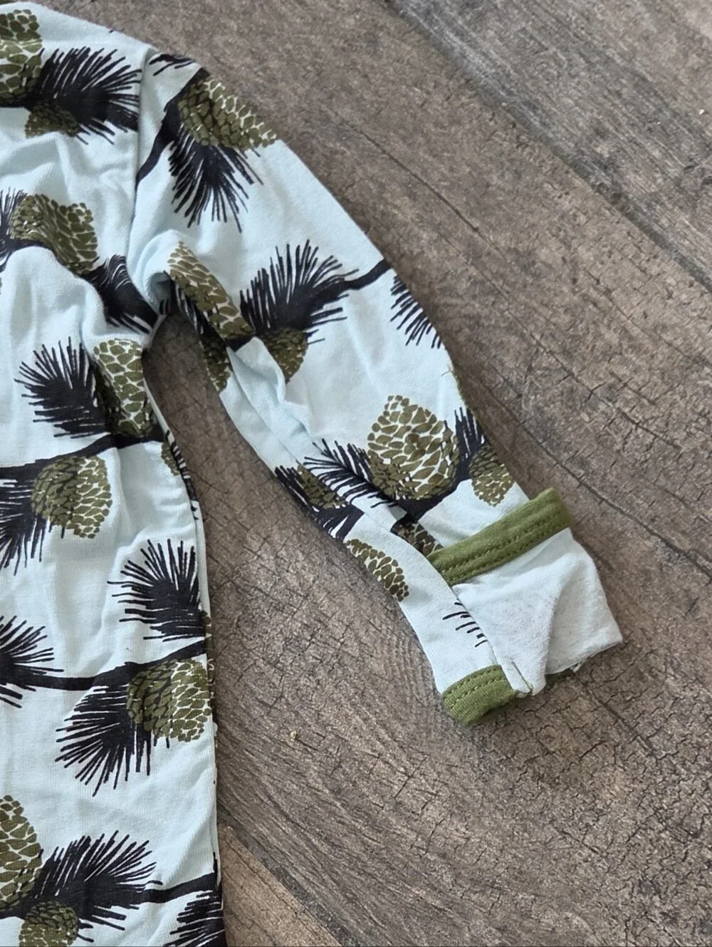 Kickee Pants NWT 3-6 Months Light Blue/Green Pine Cone Footie Romper